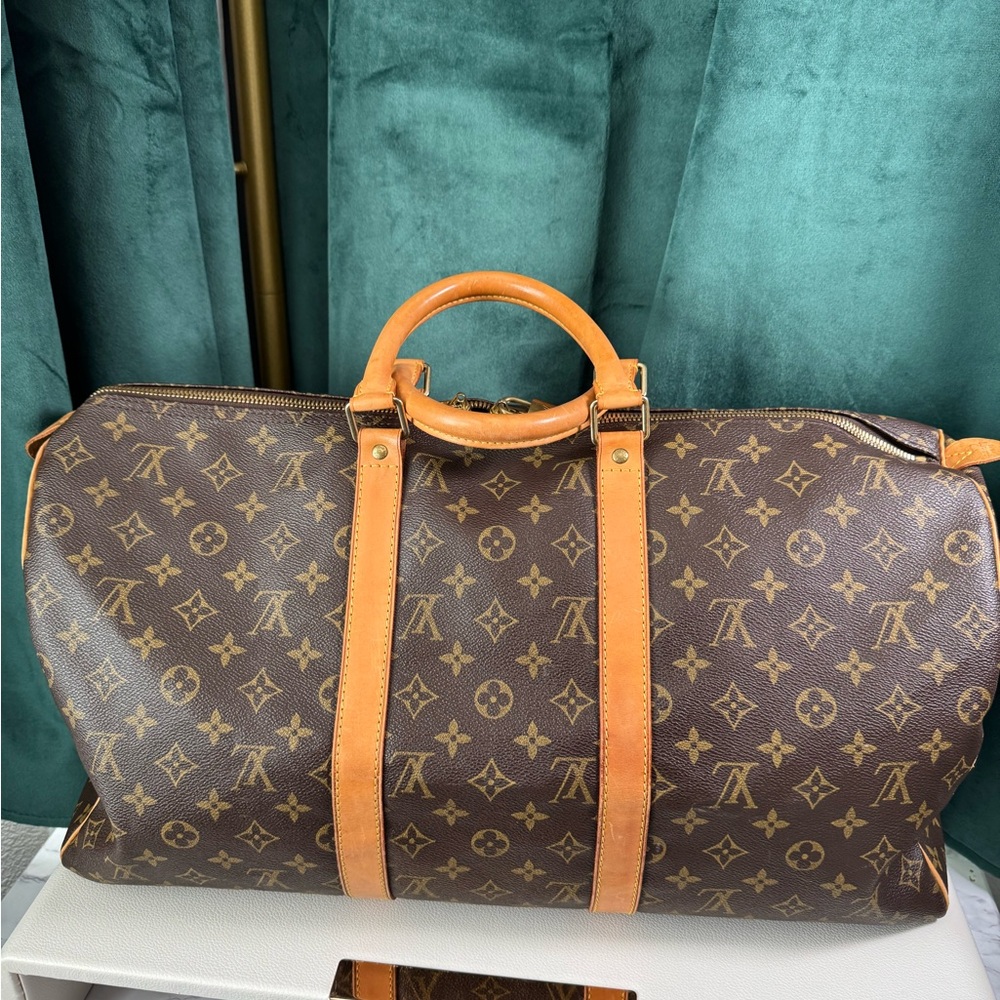 vintage/preloved Louis Vuitton Keepall Bandoulière 50 in classic Monogram